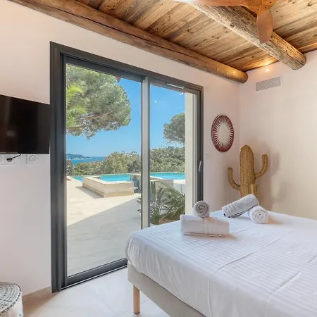 Vila Climatisee Au Lavandou Avec Vue Avec Piscine Chauffee *